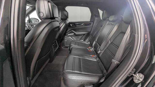 Used 2019 Porsche Cayenne AWD/4WD image 18