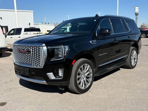 Used 2024 GMC Yukon Denali w/ Advanced Technology Package image 1