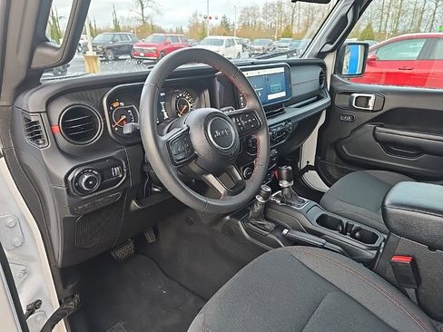 Used 2024 Jeep Wrangler Unlimited Rubicon image 10