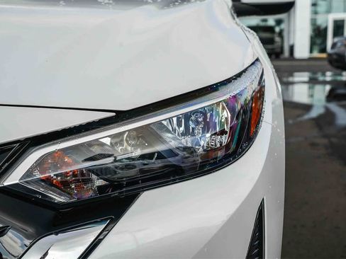 Used 2025 Nissan Sentra SV image 8