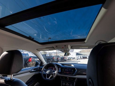 Used 2023 Volkswagen Taos SEL image 34