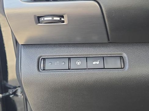 Certified 2023 Nissan Pathfinder SL FWD image 29
