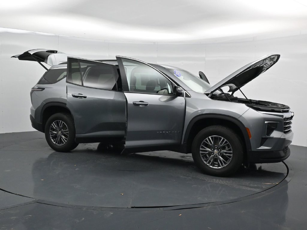Used 2024 Chevrolet Traverse LT FWD image 41