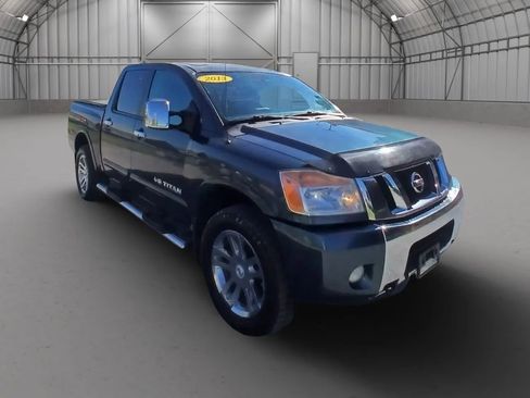 Used 2013 Nissan Titan SL image 3