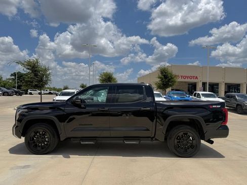 Used 2023 Toyota Tundra SR5 w/ SR5 Convenience Package AWD/4WD image 9