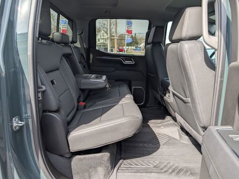 Used 2025 Chevrolet Silverado 1500 LT Trail Boss w/ Convenience Package II image 17