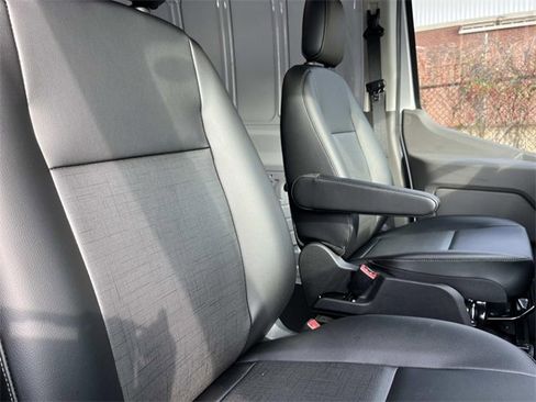 New 2025 Ford Transit 250 148 Medium Roof image 24