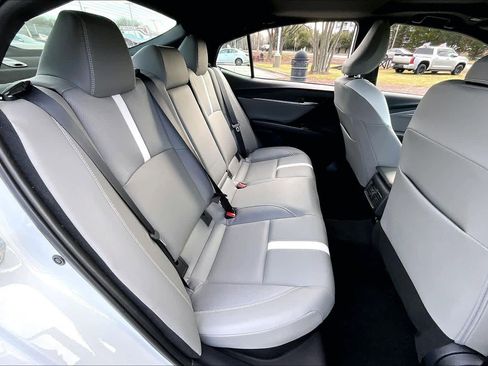 Used 2025 Toyota Camry SE image 20