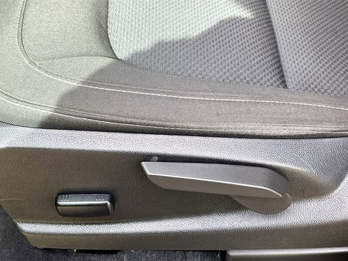 Used 2022 Chevrolet Colorado LT w/ LT Convenience Package image 20