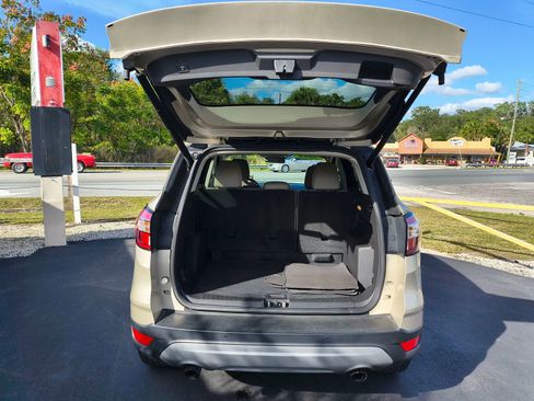 Used 2018 Ford Escape SEL image 10