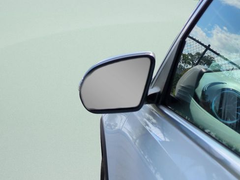 Used 2026 Mercedes-Benz GLB 250 w/ Exclusive Package image 26