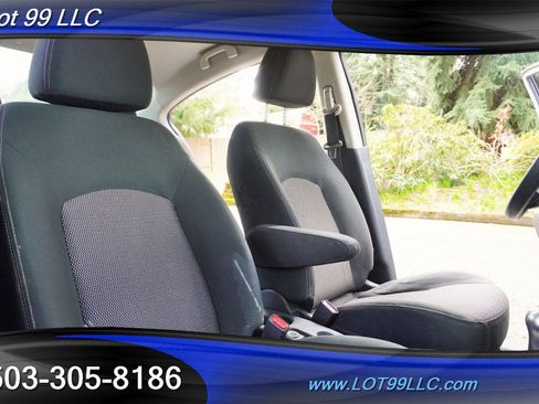 Used 2019 Nissan Versa SV image 26