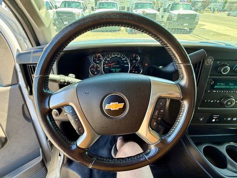 Used 2017 Chevrolet Express 2500 image 10
