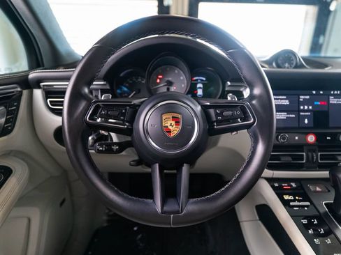 Certified 2023 Porsche Macan S AWD/4WD image 32