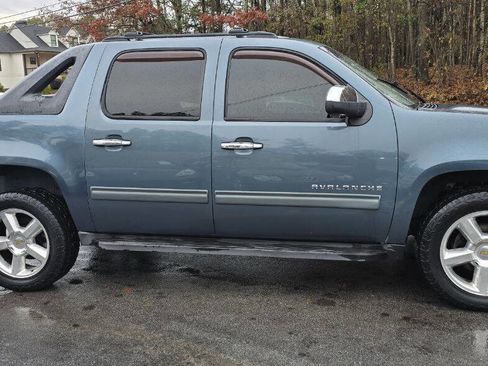 Used 2012 Chevrolet Avalanche LT w/ All-Star Edition image 5