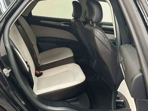 Used 2019 Ford Fusion SE w/ Equipment Group 151A image 44