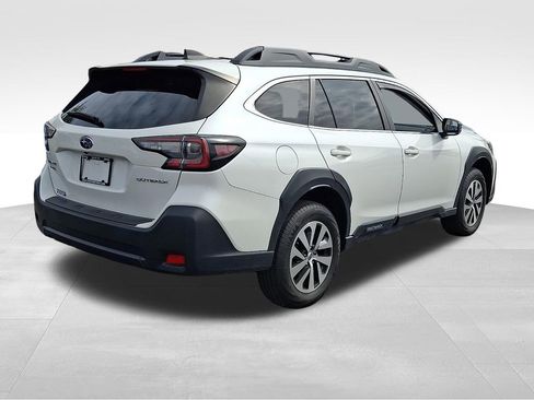 Used 2023 Subaru Outback Premium image 6