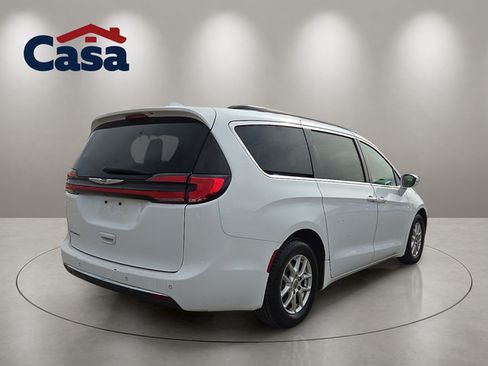 Used 2022 Chrysler Pacifica Touring-L FWD image 5