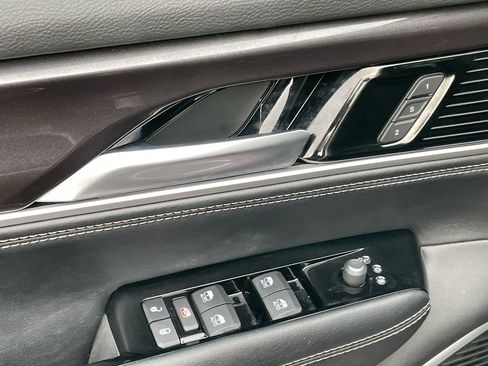 Used 2024 Jeep Wagoneer 4WD image 13