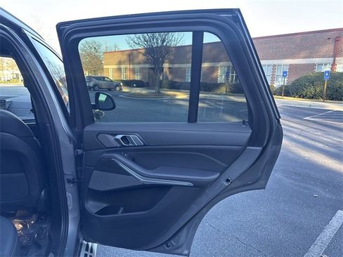 Used 2025 BMW X5 xDrive50e image 29