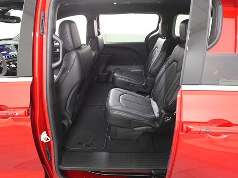 New 2026 Chrysler Pacifica Select image 22