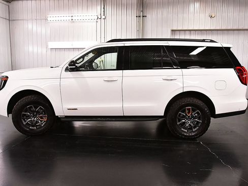 Used 2025 Ford Expedition Tremor AWD/4WD image 4