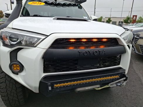Used 2021 Toyota 4Runner TRD Off-Road Premium AWD/4WD image 29