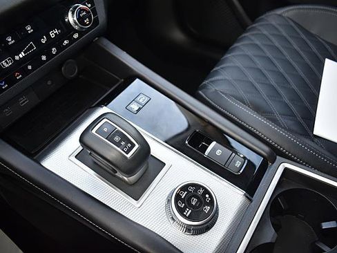 Used 2023 Mitsubishi Outlander SEL image 25