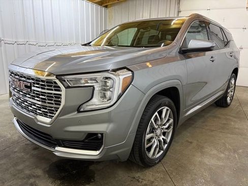 Used 2023 GMC Terrain Denali AWD/4WD image 3