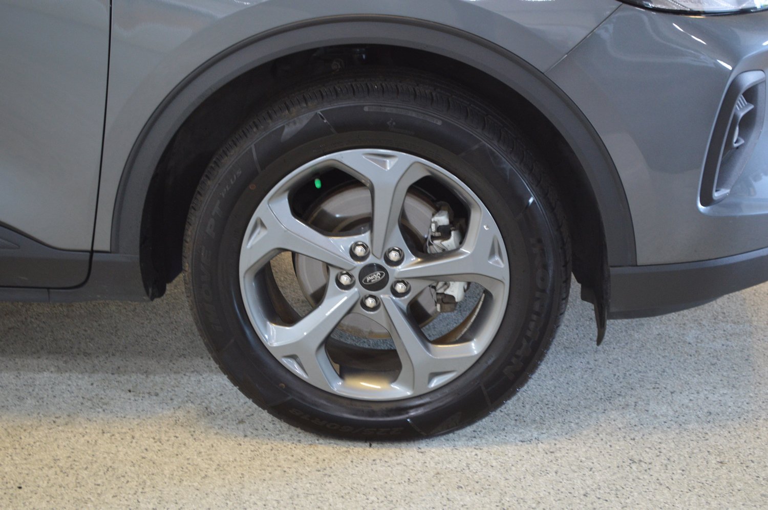 Used 2025 Ford Escape ST-Line Select AWD/4WD image 9