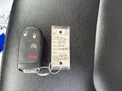 Used 2025 Jeep Compass Limited AWD/4WD image 29