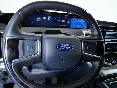 Certified 2025 Ford Expedition Platinum AWD/4WD image 54
