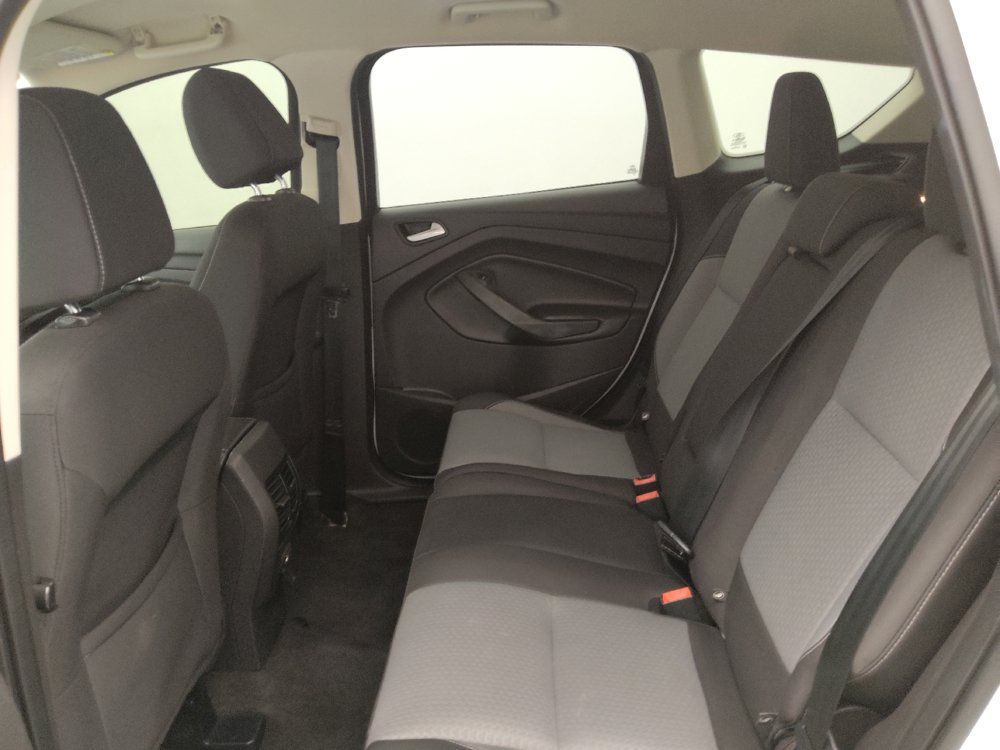 Used 2017 Ford Escape SE FWD image 18