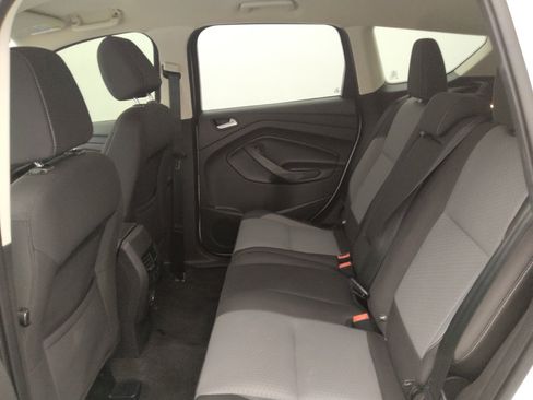 Used 2017 Ford Escape SE FWD image 18