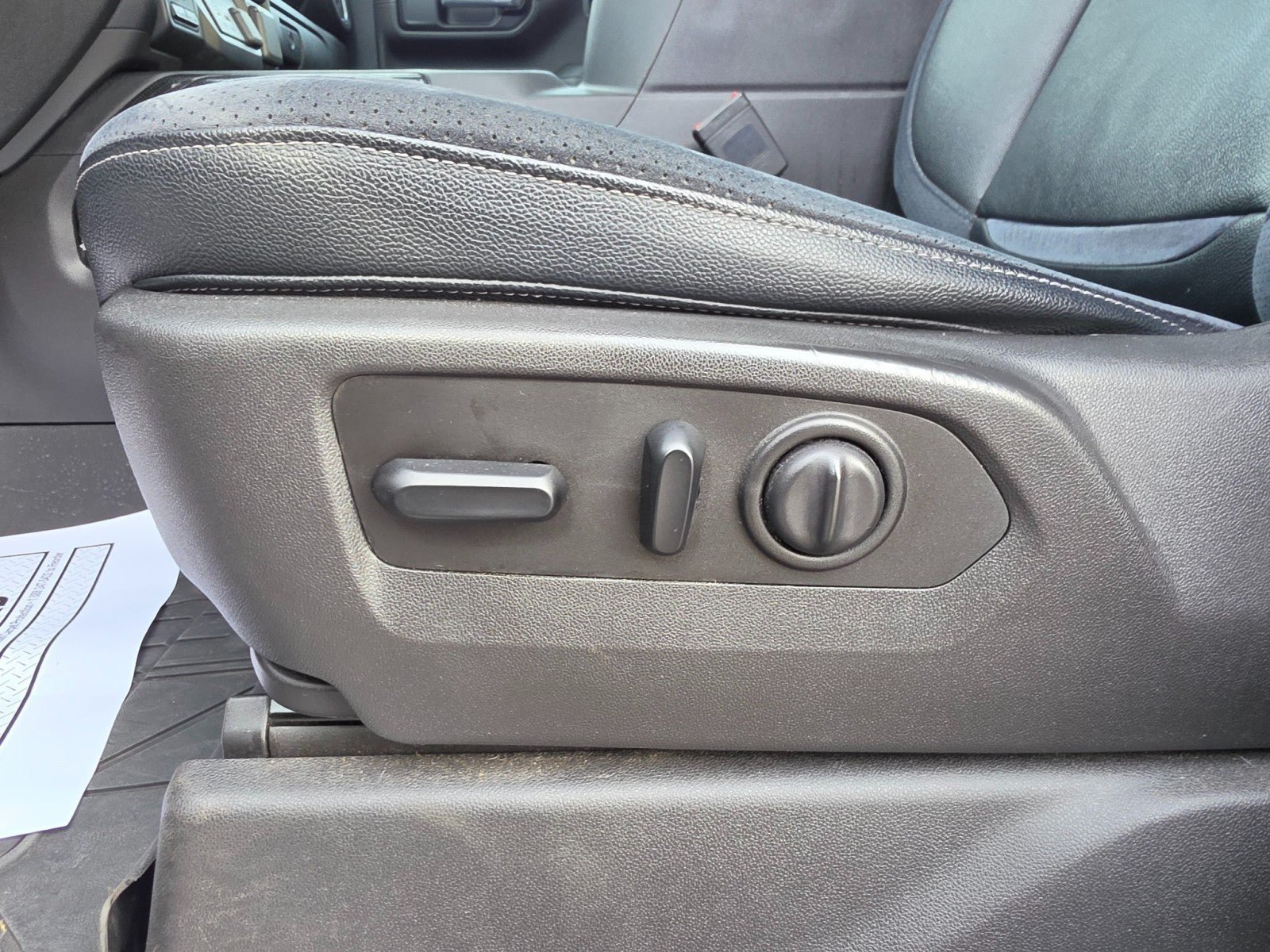 Used 2019 Chevrolet Silverado 1500 RST w/ All-Star Edition AWD/4WD image 39