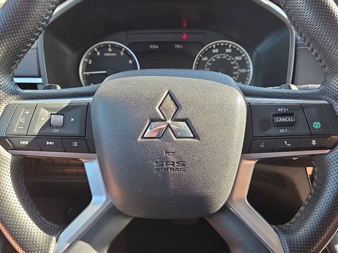 Used 2024 Mitsubishi Outlander SE AWD/4WD image 16