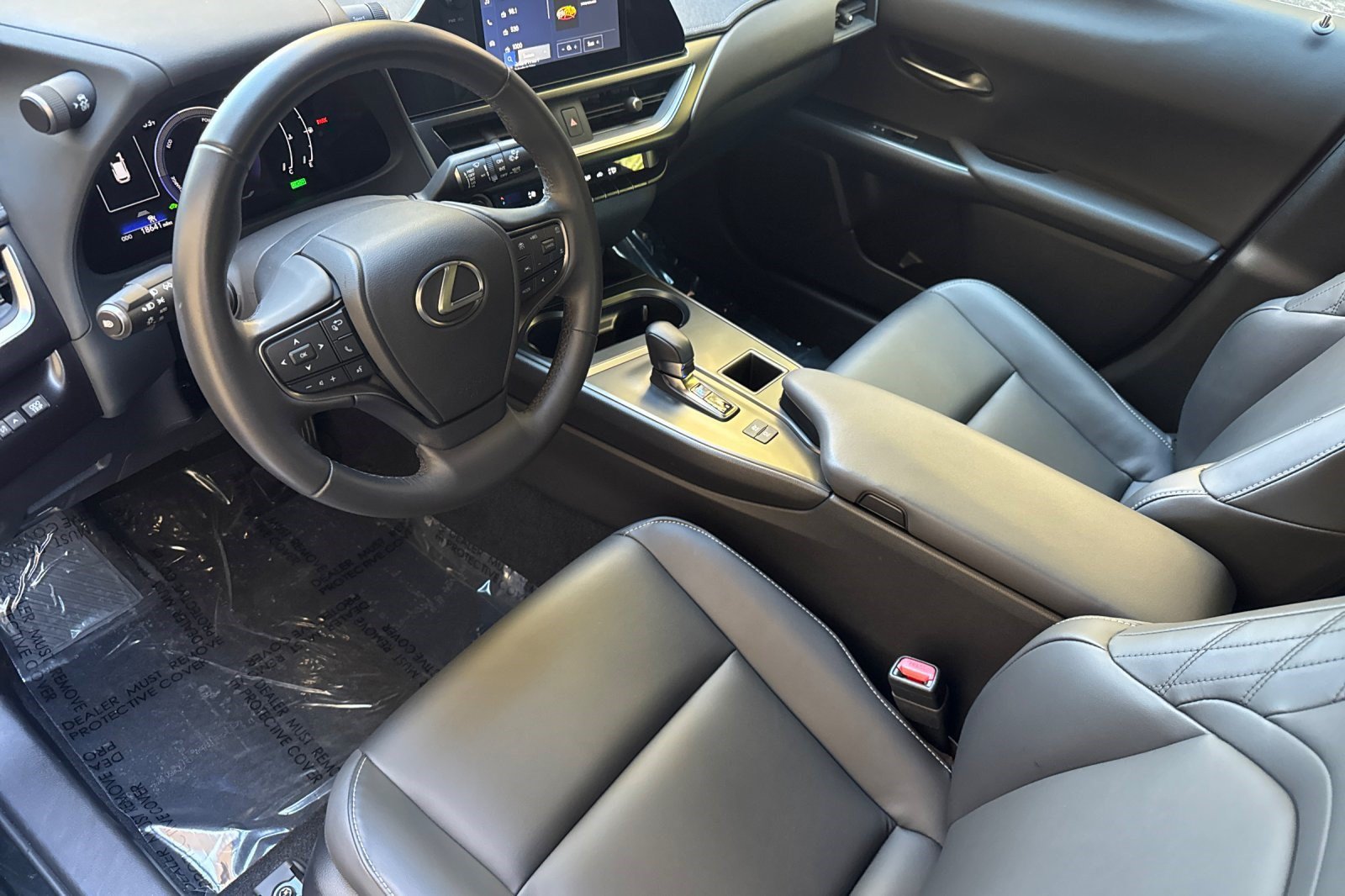 Certified 2025 Lexus UX 300h FWD w/ Accessory Package (Z2) image 4
