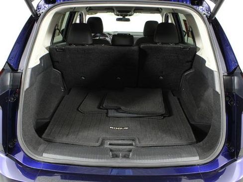Certified 2025 Nissan Rogue SV FWD image 18