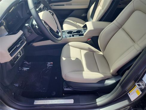 New 2026 Lincoln Corsair Premiere image 17