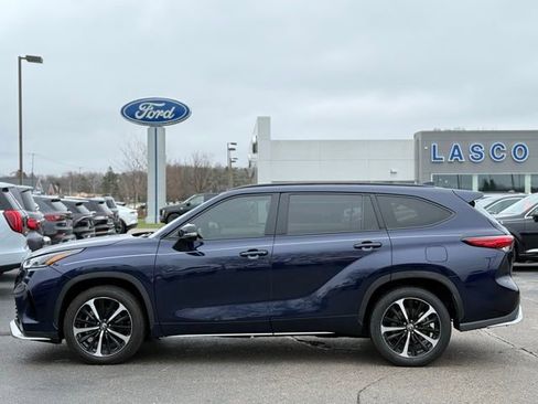 Used 2022 Toyota Highlander XSE FWD image 48