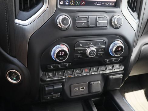 Used 2021 GMC Sierra 2500 Denali w/ Denali Ultimate Package AWD/4WD image 19