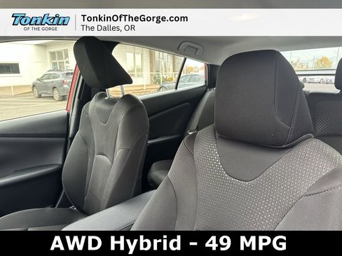Used 2022 Toyota Prius LE image 13