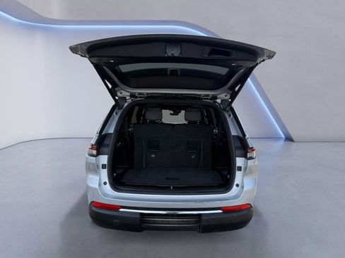 Used 2024 Jeep Grand Cherokee L Limited w/ Luxury Tech Group II image 19