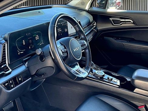 Used 2023 Kia Sportage EX image 13