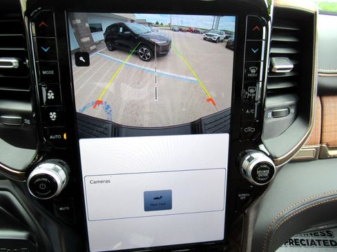 Used 2024 RAM 2500 Limited image 60