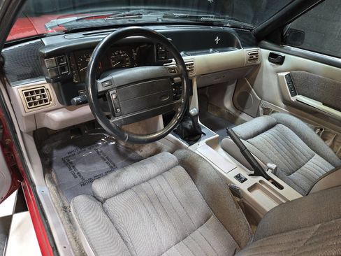 Used 1990 Ford Mustang LX image 15