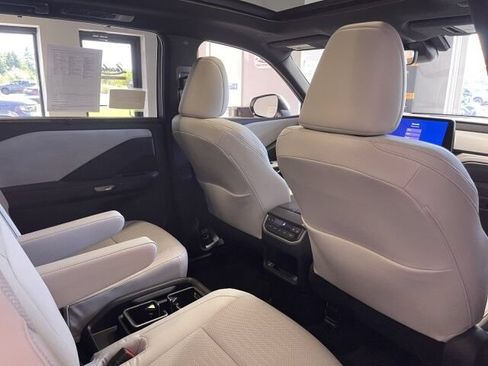 Used 2026 Lexus TX 350 AWD w/ Technology Package image 14
