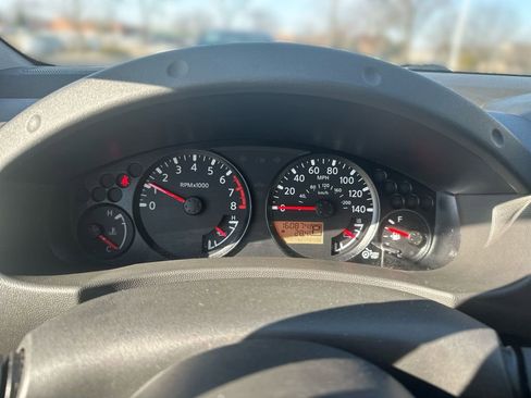 Used 2012 Nissan Frontier SV image 11