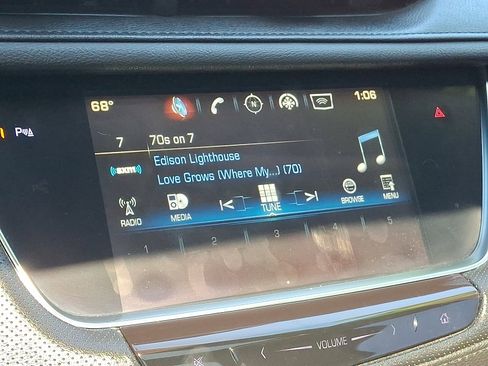 Used 2018 Cadillac XT5 Luxury w/ Driver Awareness Package image 18