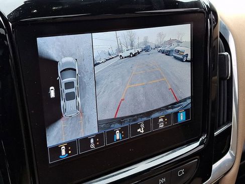 Used 2023 Chevrolet Traverse Premier image 20